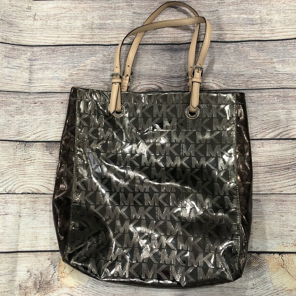 Michael Kors Handbags - Michael Kors Large Purse